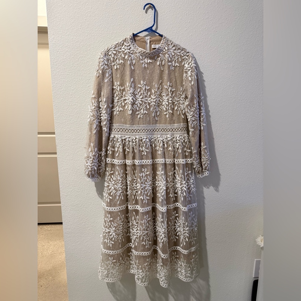 Ivy City Co. Cream and White Floral Lace Dress